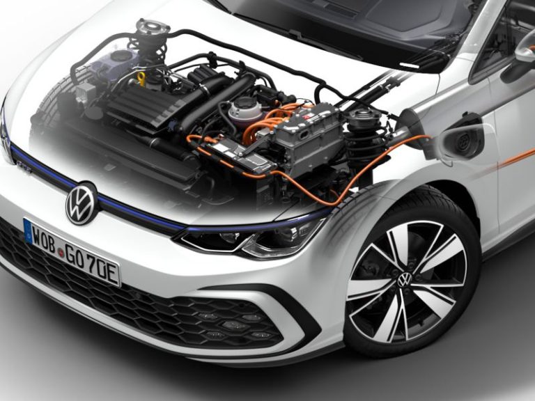 Plugin Hybrid Volkswagen cos'è come funziona autonomia Rossini Auto